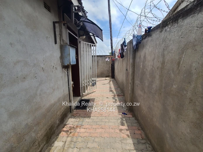 Chitungwiza Unit K house for rent 