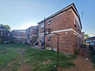 2 Bedroom Flat & Apartment