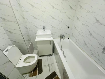 2 Bedroom Flat & Apartment