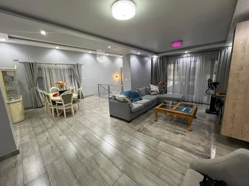 4 Bedroom Flat & Apartment