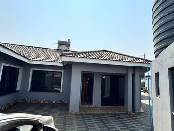 3 Bedroom Flat & Apartment