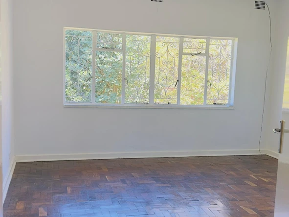 2 Bedroom Flat & Apartment