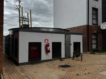 2 Bedroom Flat & Apartment