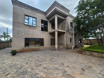 9 Bedroom House