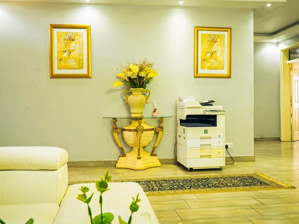 4 Bedroom Flat & Apartment