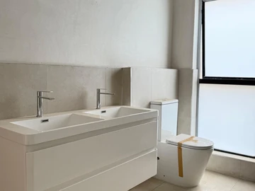 3 Bedroom Flat & Apartment