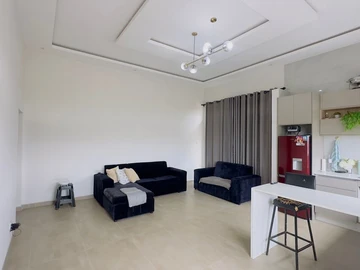 6 Bedroom House