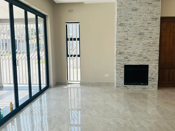 3 Bedroom Flat & Apartment