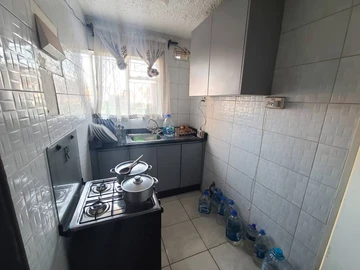 2 Bedroom Flat & Apartment