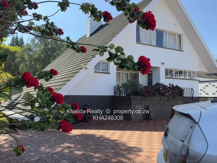 AVONDALE Executive Family Home | US$570k (Sole Mandate)