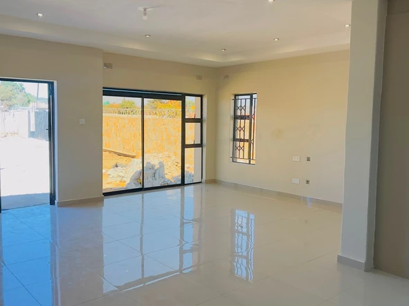 4 Bedroom Flat & Apartment