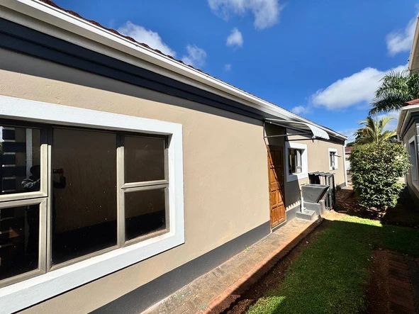 3 Bedroom Flat & Apartment