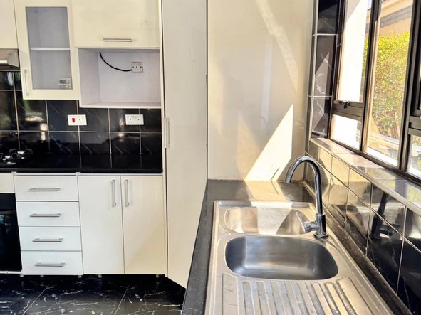 3 Bedroom Flat & Apartment