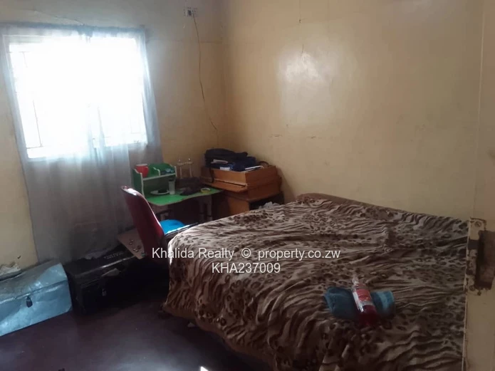 Chitungwiza Unit G house for sale 