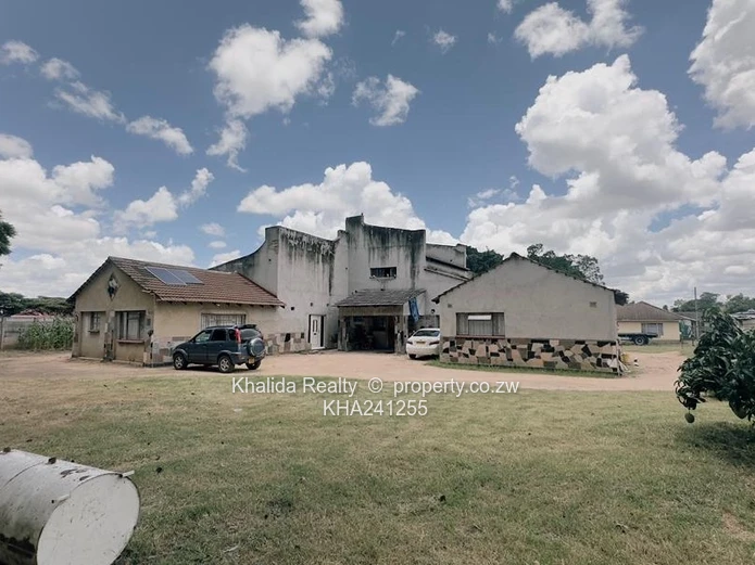 Hatfield Property with Twentydales Road Frontage for Sale