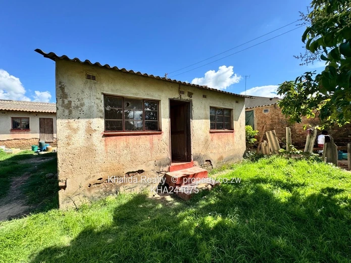 Karoi 2 bedroomed co house for rent 