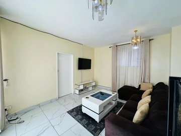 2 Bedroom Flat & Apartment