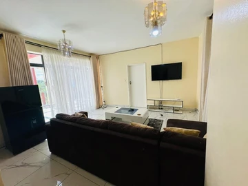 2 Bedroom Flat & Apartment