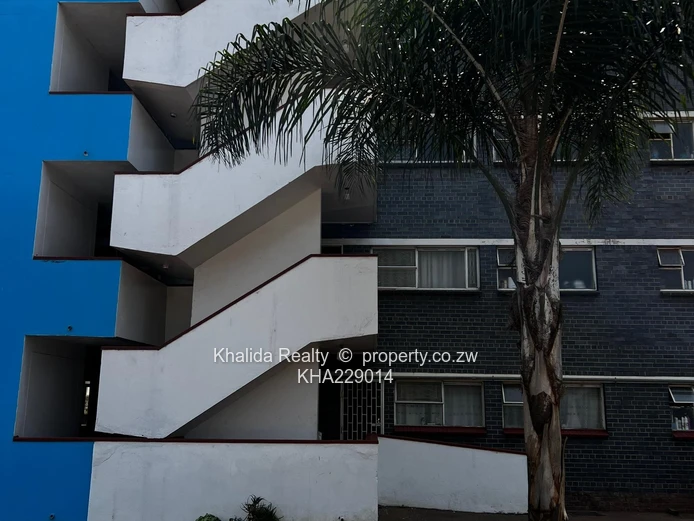 Prime 3-Bedroom Flat in The Avenues CBD