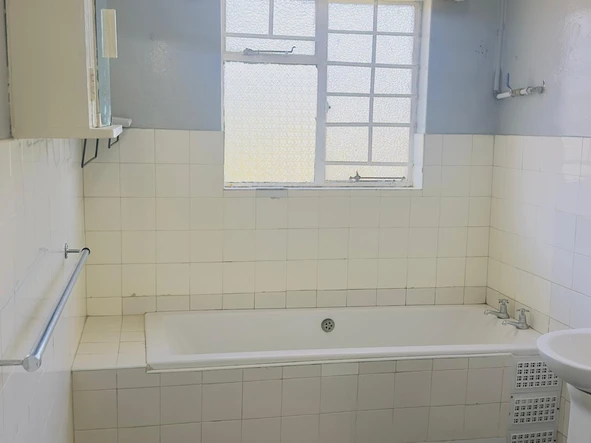 2 Bedroom Flat & Apartment
