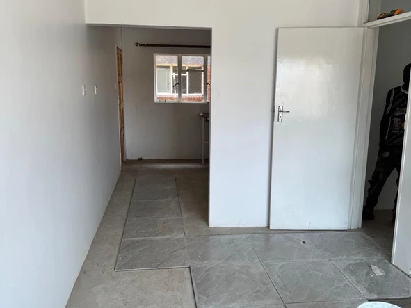 2 Bedroom Flat & Apartment