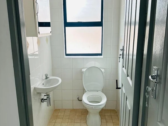 3 Bedroom Flat & Apartment