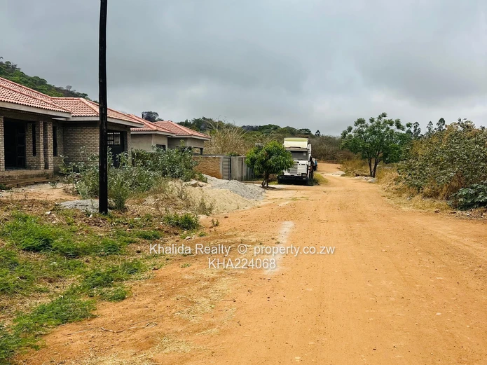 Mutare Weirmouth stands x3 for sale