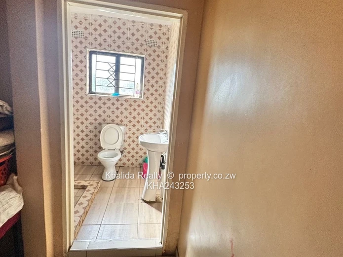 Dzivarasekwa extension house for rent