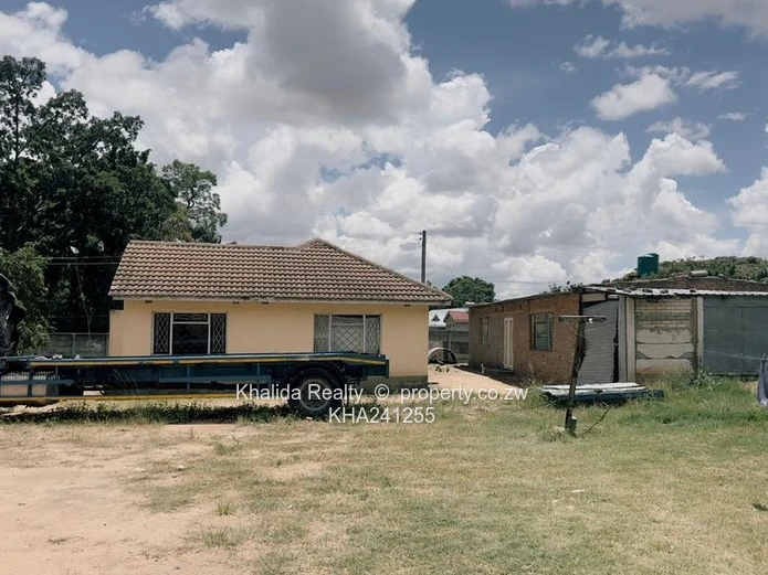 Hatfield Property with Twentydales Road Frontage for Sale