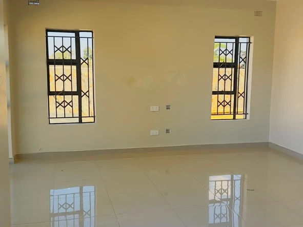 4 Bedroom Flat & Apartment