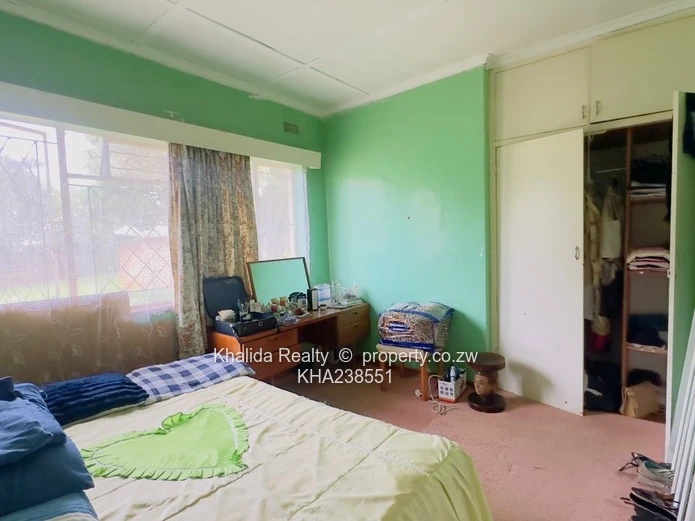 Marlborough Property With 3 Dwellings For Sale ?? Off Marlborough Drive. 