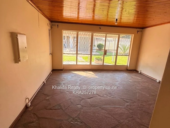 Eastlea Commercial property for rent 