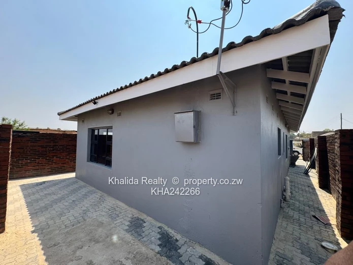 Ziko 3 beds house go let