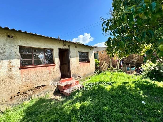 Karoi 2 bedroomed co house for rent 