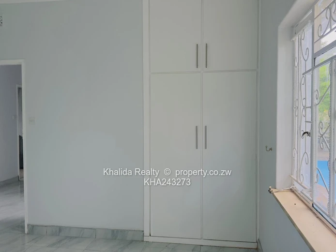 Modern 4-Bedroom House Plus 2 bed cottage For Rent in Mabelreign