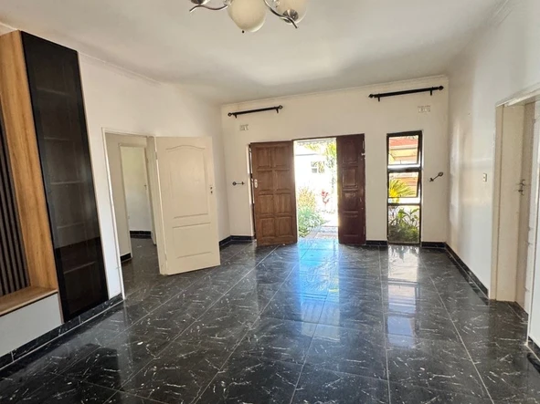 3 Bedroom Flat & Apartment