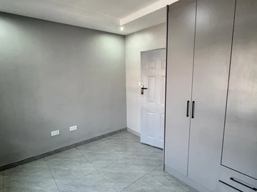 3 Bedroom Flat & Apartment