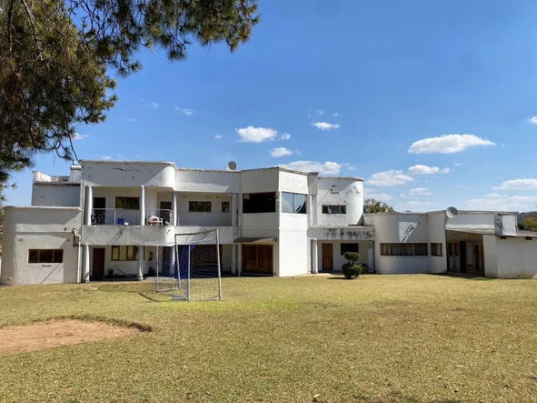 9 Bedroom House