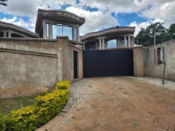 9 Bedroom House