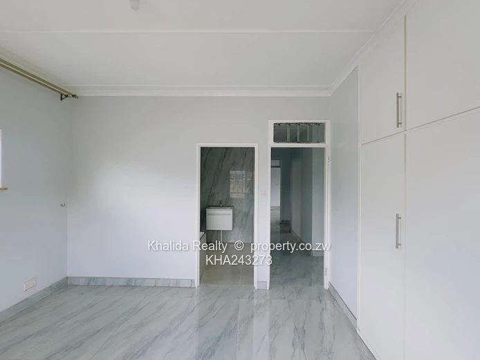 Modern 4-Bedroom House Plus 2 bed cottage For Rent in Mabelreign