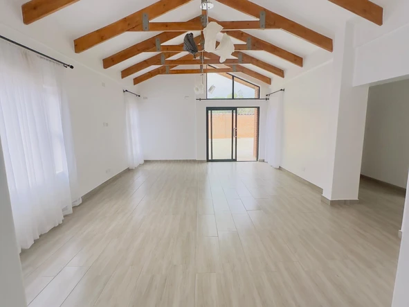 3 Bedroom Flat & Apartment