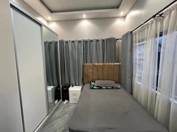 4 Bedroom Flat & Apartment