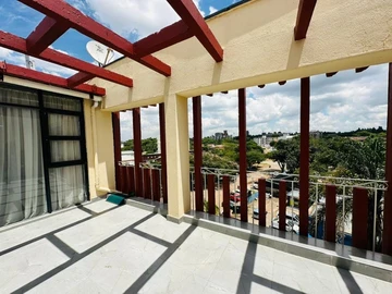 2 Bedroom Flat & Apartment