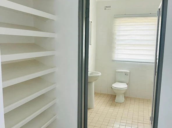 3 Bedroom Flat & Apartment