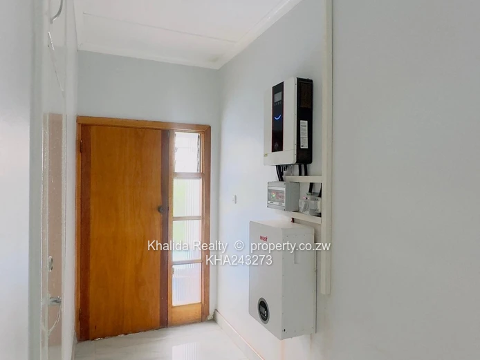 Modern 4-Bedroom House Plus 2 bed cottage For Rent in Mabelreign