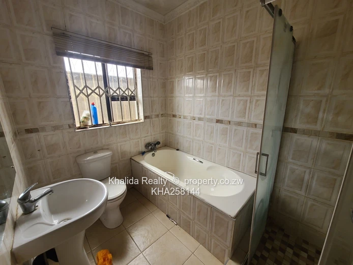 Chitungwiza Unit K house for rent 