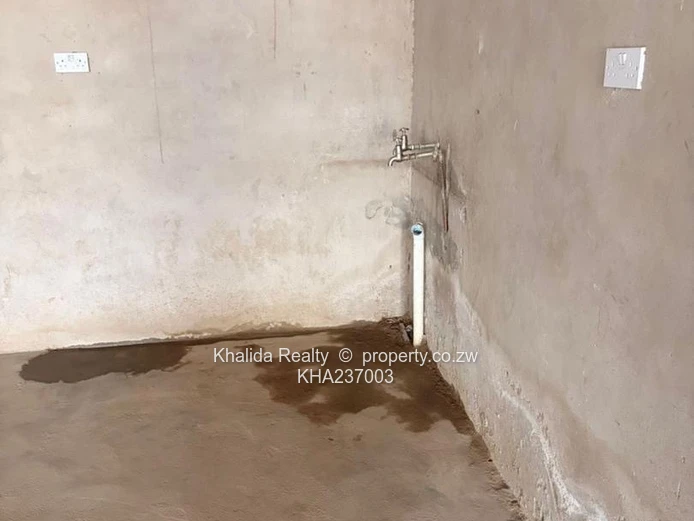 Chitungwiza Makoni shop for sale 