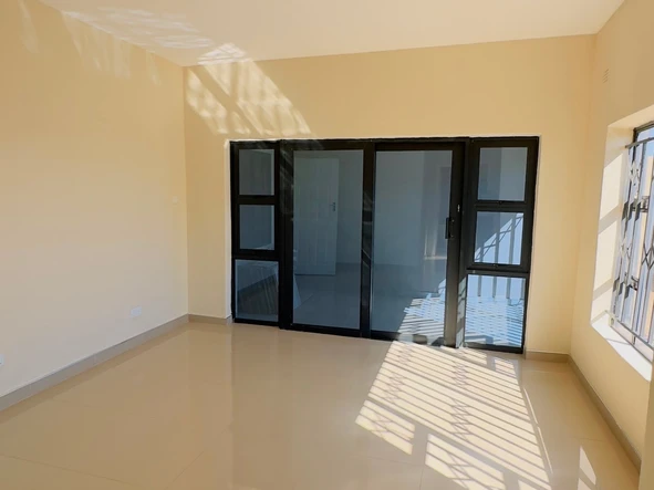 4 Bedroom Flat & Apartment