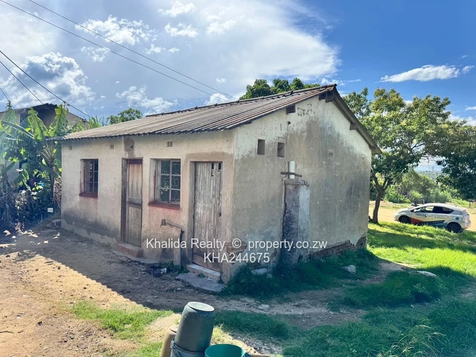 Karoi 2 bedroomed co house for rent 