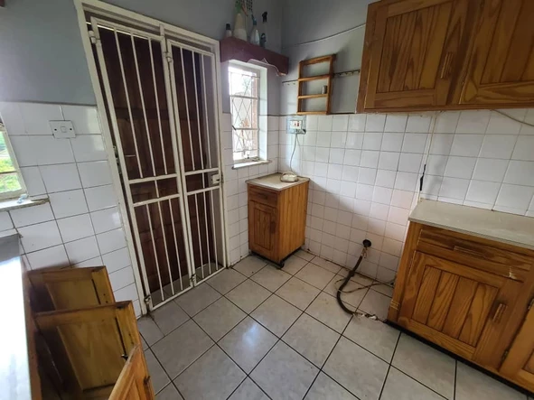 3 Bedroom Flat & Apartment